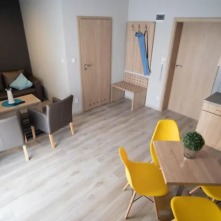 게스트하우스 Tramontana Family & Wellness 달로브코