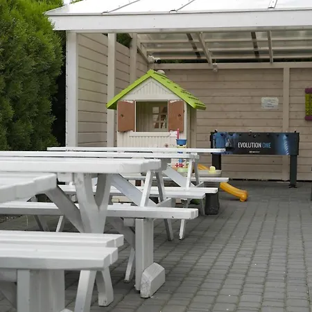 Tramontana Family & Wellness 게스트하우스 달로브코