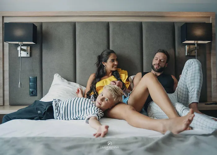 Tramontana Family & Wellness בית הארחה